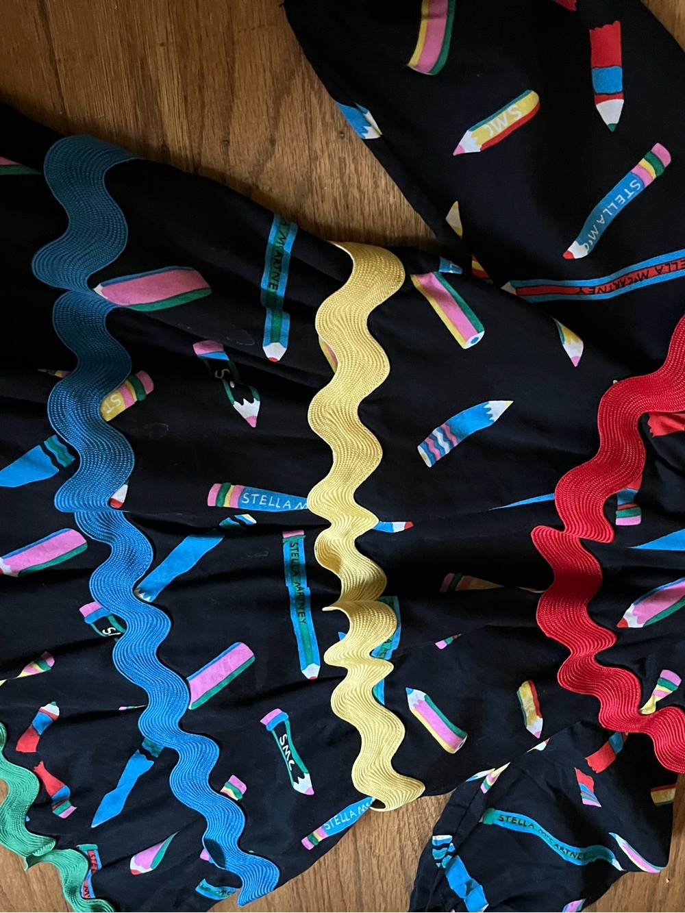 Kids Black Pencil Print Ruffle Dress with Rainbow Party Stella McCartney 3T - Picture 3 of 3